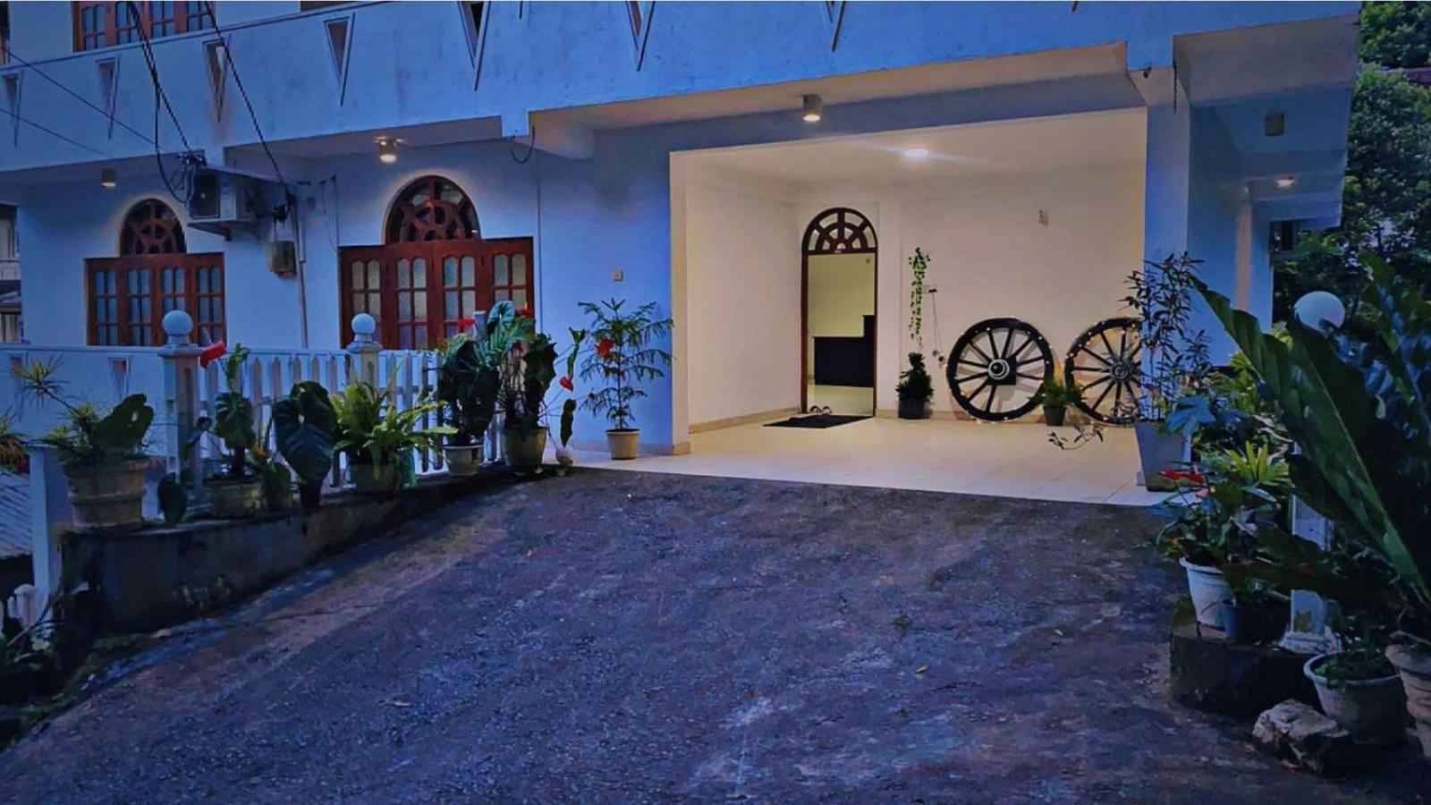 New Nethmi Villa Kandy Exterior foto